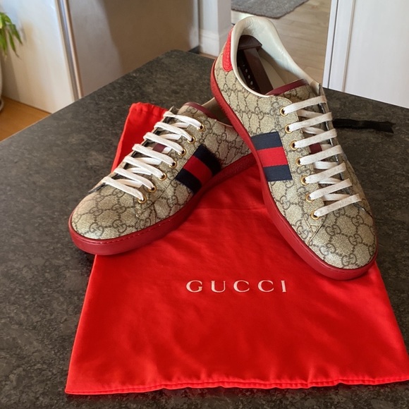 ๐ฆ Gucci Ace GG Supreme Sneakers - Picture 12 of 15